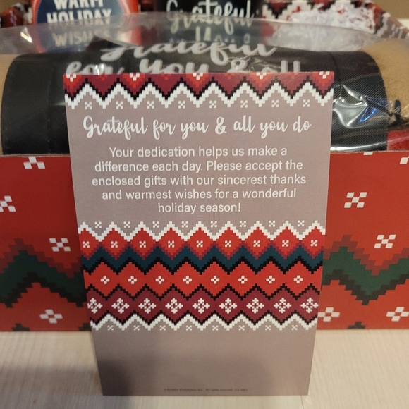 NIB Grateful For You and All You Do Holiday Gift Mug Socks Blanket Christmas - Picture 3 of 10